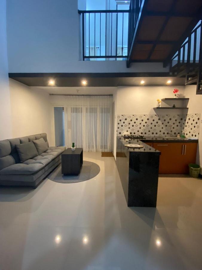 Villa Royal Arois Syariah Dekat Jatim Park 3 Tlekung Exterior foto